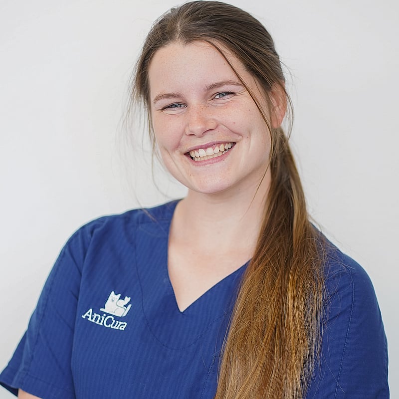 Foto van Sam Hecker, Paraveterinair